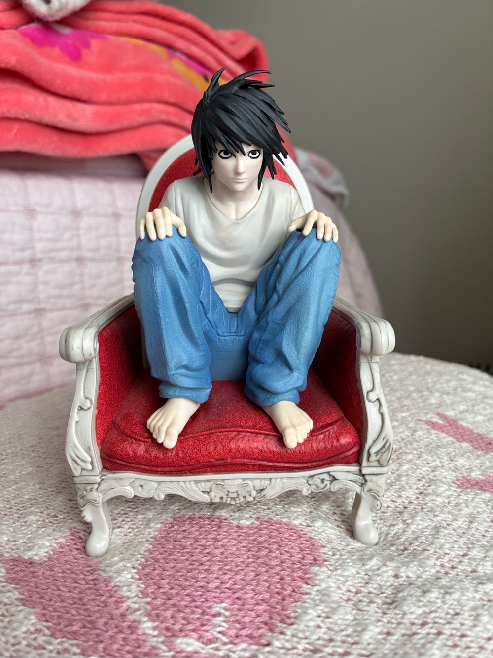 Death Note L Figurine